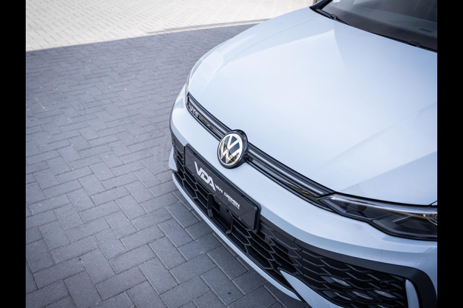 Volkswagen Golf 8.5 1.5 eHybrid GTE - 272PK l Pano l IQ-L l HUD l 360cam