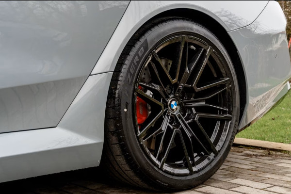BMW M5 Touring ** DRIV. ASS+, M-REM, PANO, TREKH, ICONIC GLOW, MERINO LEDER, 21 INCH LMV ** 1e EIG - UNFALLFREI - Ex BMW AG ** ** INFORMEER OOK NAAR ONZE AANTREKKELIJKE FINANCIAL-LEASE TARIEVEN **