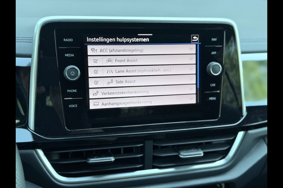 Volkswagen T-Roc 1.5 TSI 3x R-Line Pano/Keyless/Camera