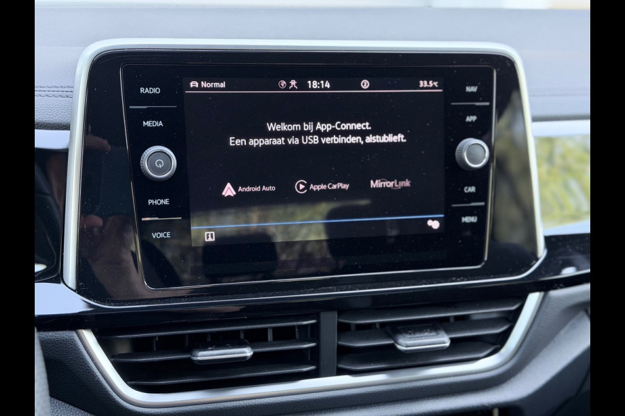 Volkswagen T-Roc 1.5 TSI 3x R-Line Pano/Keyless/Camera