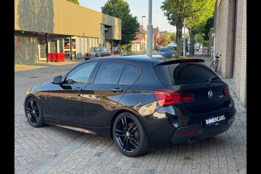 BMW 1-serie 120i F20 5Drs Aut Shadowline Executive M-sport