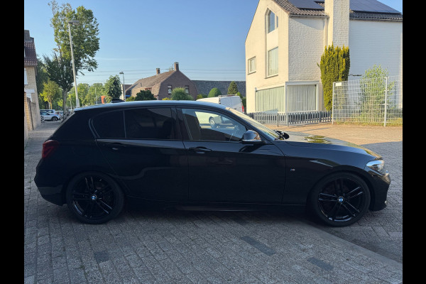 BMW 1-serie 120i F20 5Drs Aut Shadowline Executive M-sport