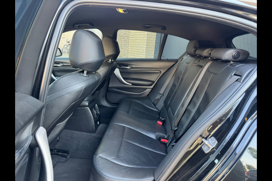 BMW 1-serie 120i F20 5Drs Aut Shadowline Executive M-sport