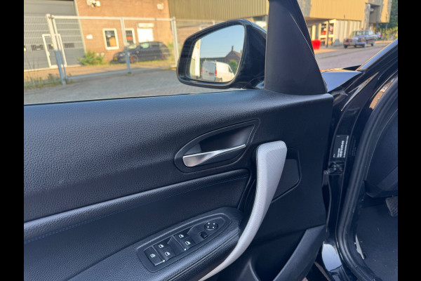 BMW 1-serie 120i F20 5Drs Aut Shadowline Executive M-sport