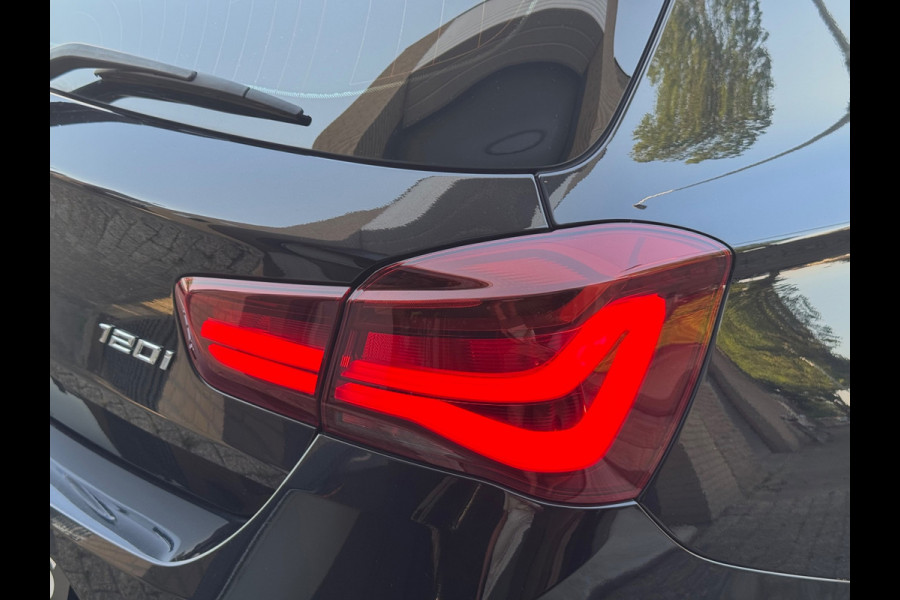 BMW 1-serie 120i F20 5Drs Aut Shadowline Executive M-sport