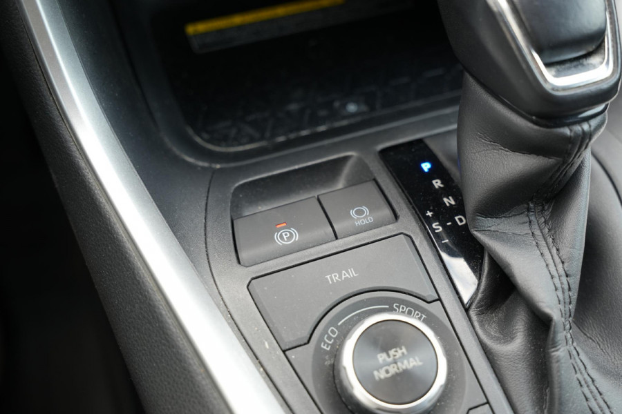 Toyota RAV4 2.5 Hybrid AWD Business Intro