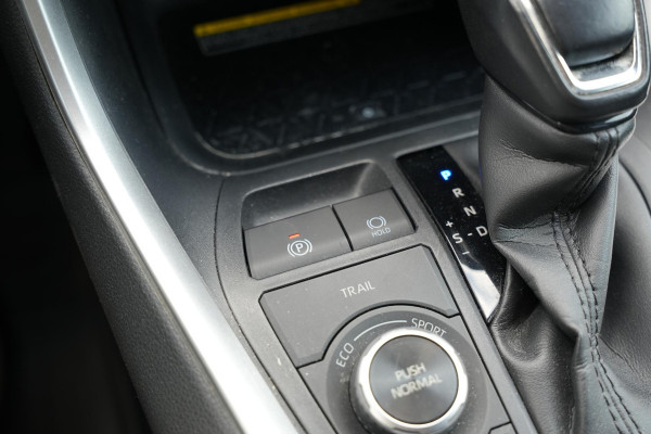 Toyota RAV4 2.5 Hybrid AWD Business Intro