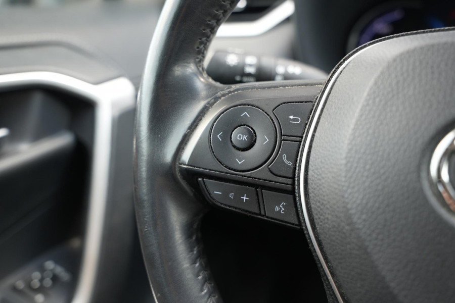 Toyota RAV4 2.5 Hybrid AWD Business Intro
