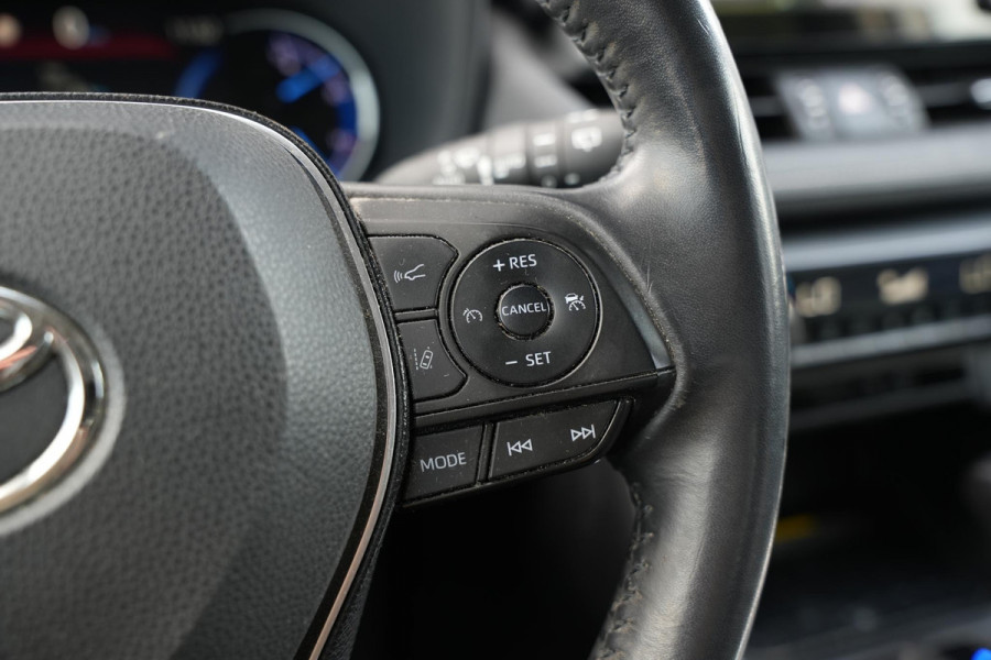 Toyota RAV4 2.5 Hybrid AWD Business Intro