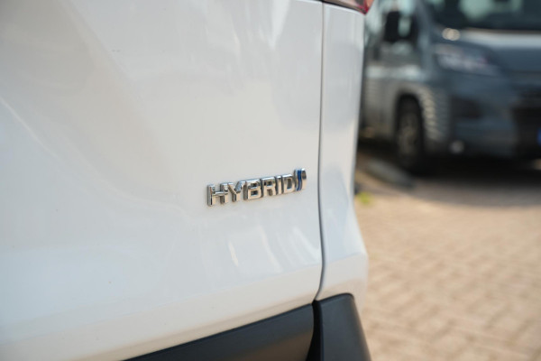 Toyota RAV4 2.5 Hybrid AWD Business Intro