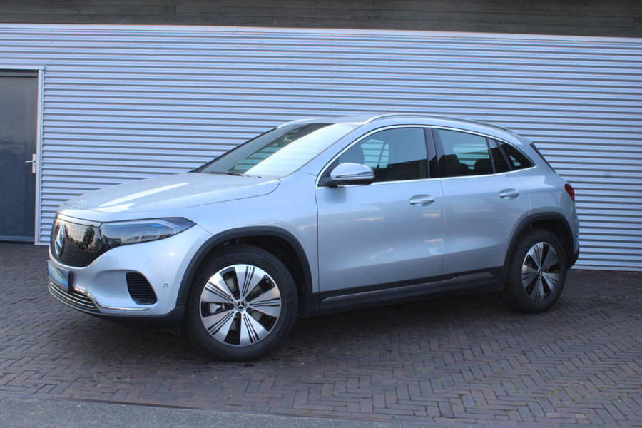 Mercedes-Benz EQA 300 4MATIC Luxury Line LIMITED 67 kWh auto is nieuw lage km