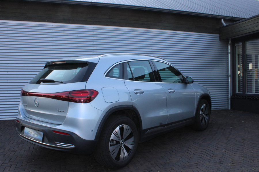 Mercedes-Benz EQA 300 4MATIC Luxury Line LIMITED 67 kWh auto is nieuw lage km