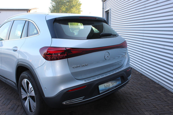 Mercedes-Benz EQA 300 4MATIC Luxury Line LIMITED 67 kWh auto is nieuw lage km