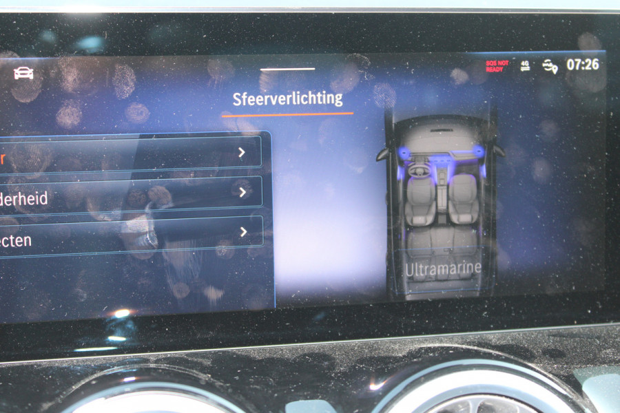 Mercedes-Benz EQA 300 4MATIC Luxury Line LIMITED 67 kWh auto is nieuw lage km