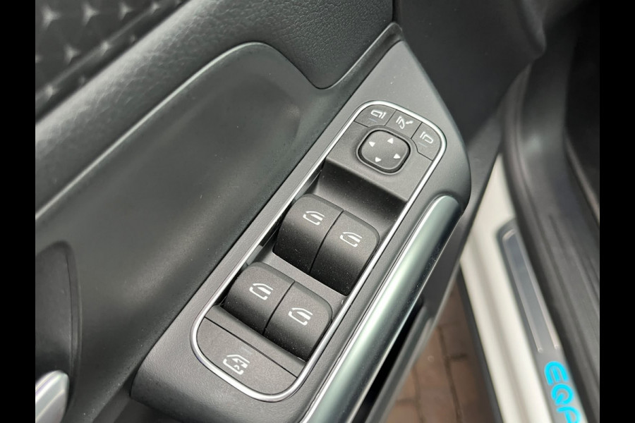 Mercedes-Benz EQA 300 4MATIC Luxury Line 71 kWh