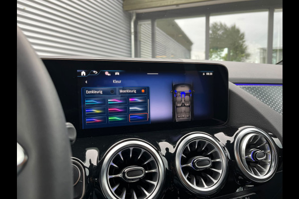 Mercedes-Benz EQA 300 4MATIC Luxury Line 71 kWh