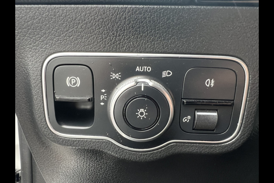 Mercedes-Benz B-Klasse 180 Business Solution AMG