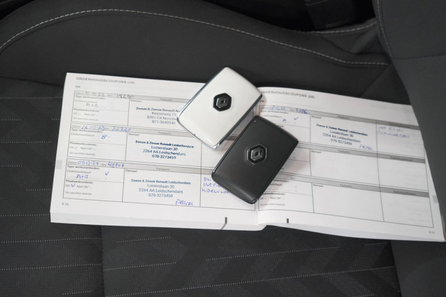 Renault Scénic TCe 140 EDC Limited | Trekhaak | Camera | Apple Carplay | Keyless Entry