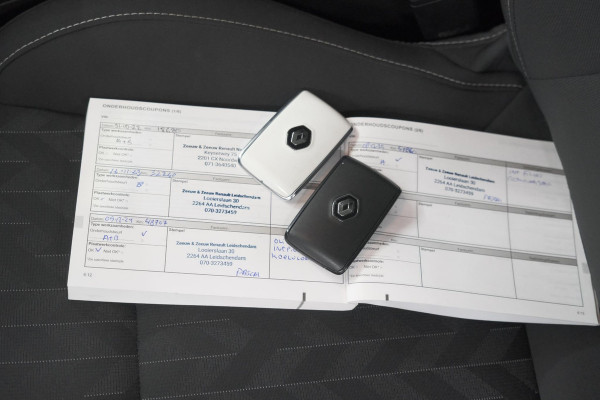 Renault Scénic TCe 140 EDC Limited | Trekhaak | Camera | Apple Carplay | Keyless Entry