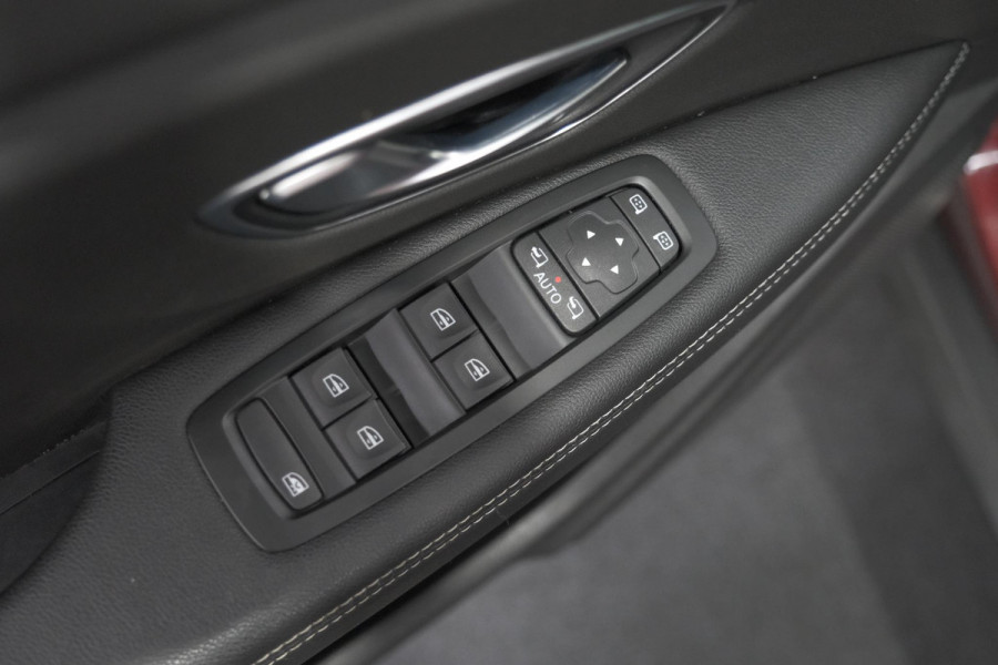 Renault Scénic TCe 140 EDC Limited | Trekhaak | Camera | Apple Carplay | Keyless Entry