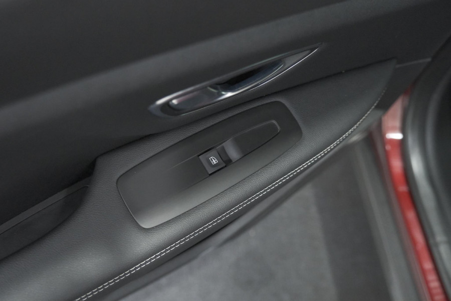 Renault Scénic TCe 140 EDC Limited | Trekhaak | Camera | Apple Carplay | Keyless Entry