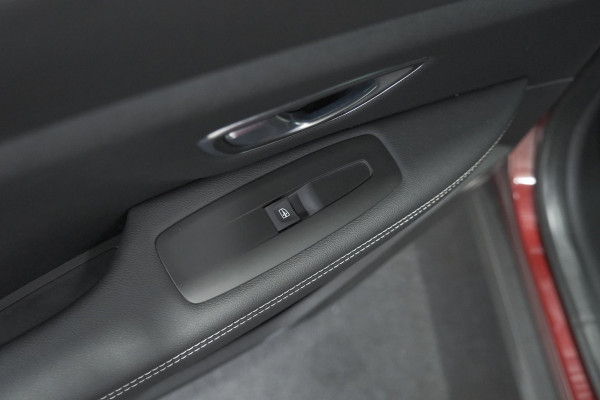 Renault Scénic TCe 140 EDC Limited | Trekhaak | Camera | Apple Carplay | Keyless Entry