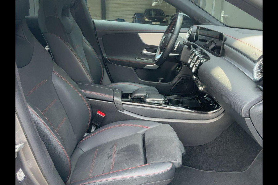 Mercedes-Benz CLA-Klasse 250 e AMG Line PANO|MEMORY SEATS|KEYLESS|