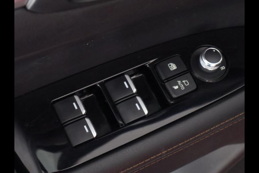 Mazda CX-5 2.0 SkyActiv-G 165 Luxury Automaat | Navigatie | Trekhaak | 1e eigenaar | Schuif-/Kanteldak | Leder |