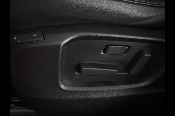 Mazda CX-5 2.0 SkyActiv-G 165 Luxury Automaat | Navigatie | Trekhaak | 1e eigenaar | Schuif-/Kanteldak | Leder |