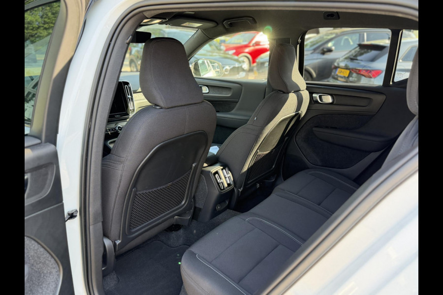 Volvo XC40 Recharge Core 70 kWh VAN: 32.900,- VOOR: 30.877,- UW WKVOORDEEL: 2.023,- | SOH 94% | VOLVO DEALER ONDERHOUDEN| ACHTERUITRIJCAMERA|
