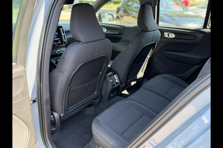 Volvo XC40 Recharge Core 70 kWh VAN: 32.900,- VOOR: 30.877,- UW WKVOORDEEL: 2.023,- | SOH 96% | VOLVO DEALER ONDERHOUDEN| ACHTERUITRIJCAMERA| WARMTEPOMP| STOEL + STUURVERWARMING