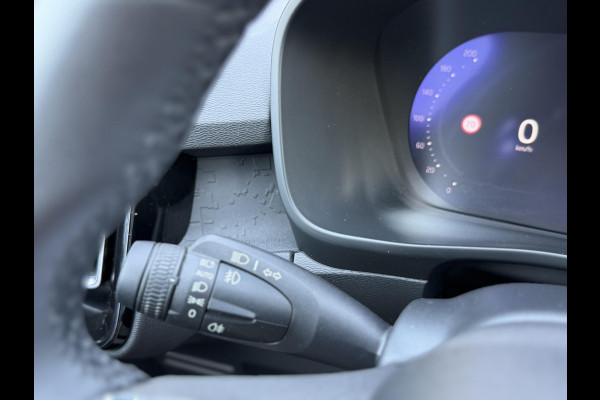 Volvo XC40 Recharge Core 70 kWh VAN: 32.900,- VOOR: 30.877,- UW WKVOORDEEL: 2.023,- | SOH 96% | VOLVO DEALER ONDERHOUDEN| ACHTERUITRIJCAMERA| WARMTEPOMP| STOEL + STUURVERWARMING