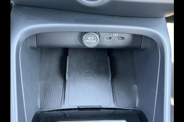 Volvo XC40 Recharge Core 70 kWh VAN: 32.900,- VOOR: 30.877,- UW WKVOORDEEL: 2.023,- | SOH 96% | VOLVO DEALER ONDERHOUDEN| ACHTERUITRIJCAMERA| WARMTEPOMP| STOEL + STUURVERWARMING