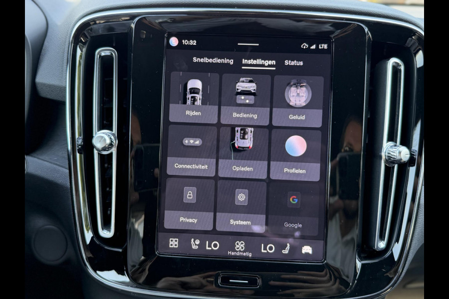 Volvo XC40 Recharge Core 70 kWh VAN: 32.900,- VOOR: 30.877,- UW WKVOORDEEL: 2.023,- | SOH 96% | VOLVO DEALER ONDERHOUDEN| ACHTERUITRIJCAMERA| WARMTEPOMP| STOEL + STUURVERWARMING