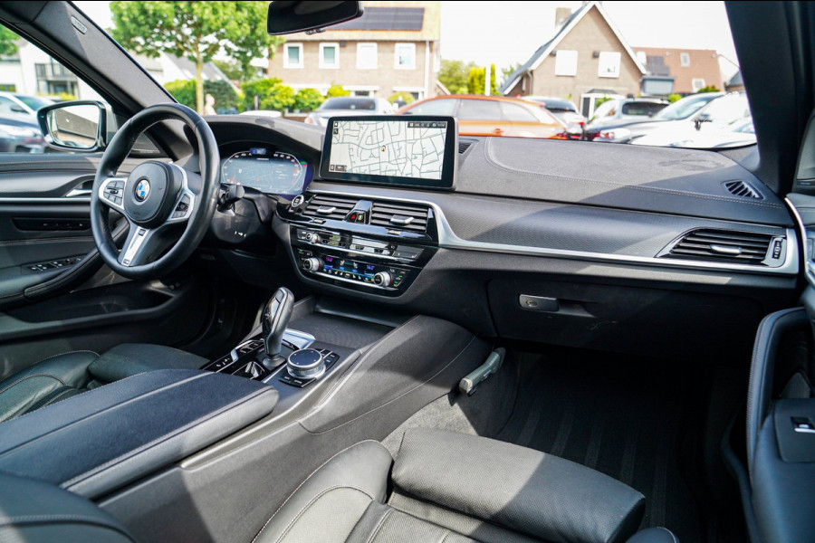BMW 5 Serie M550i xDrive Business Edition Plus | Head up Display | Stoelverkoeling | Massage | Harman\/Kardon | 360 Camera