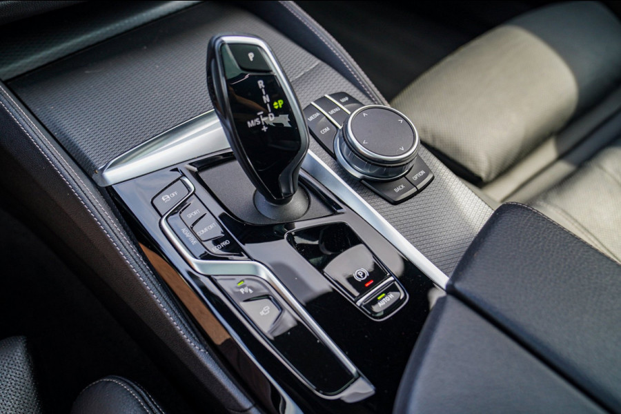 BMW 5 Serie M550i xDrive Business Edition Plus | Head up Display | Stoelverkoeling | Massage | Harman\/Kardon | 360 Camera