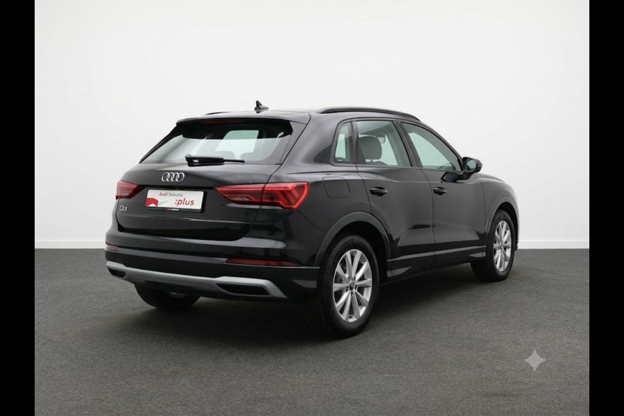 Audi Q3 35 TFSI Pro Line 150pk | Navigatie | Lederen bekleding | Elektrisch verstelbare voorstoelen | Parkeersensoren voor en achter |