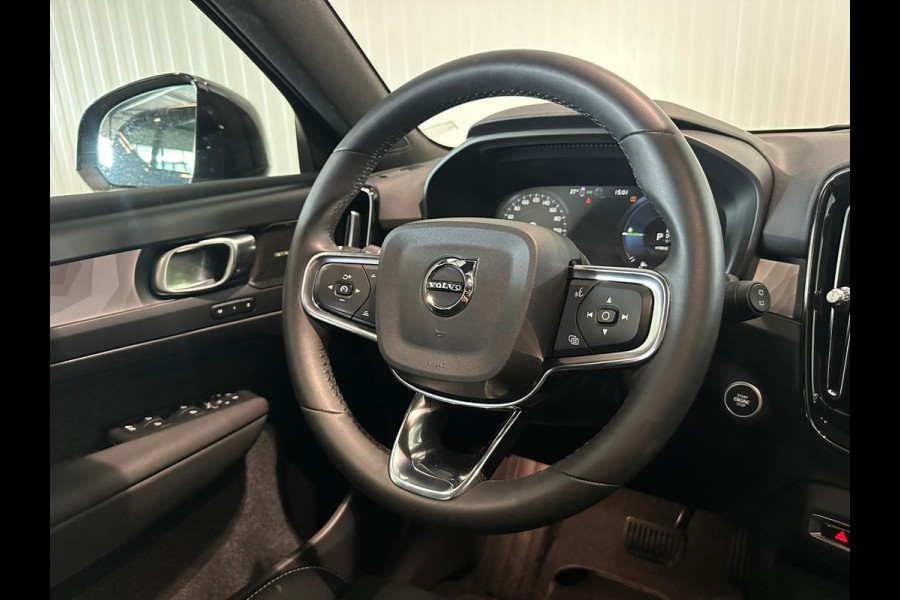 Volvo XC40 T5 Aut. Plug-in Hybrid Ultimate Dark ACC Stoelverwarming Panoramadak 262pk