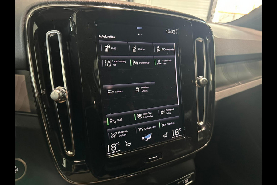 Volvo XC40 T5 Aut. Plug-in Hybrid Ultimate Dark ACC Stoelverwarming Panoramadak 262pk