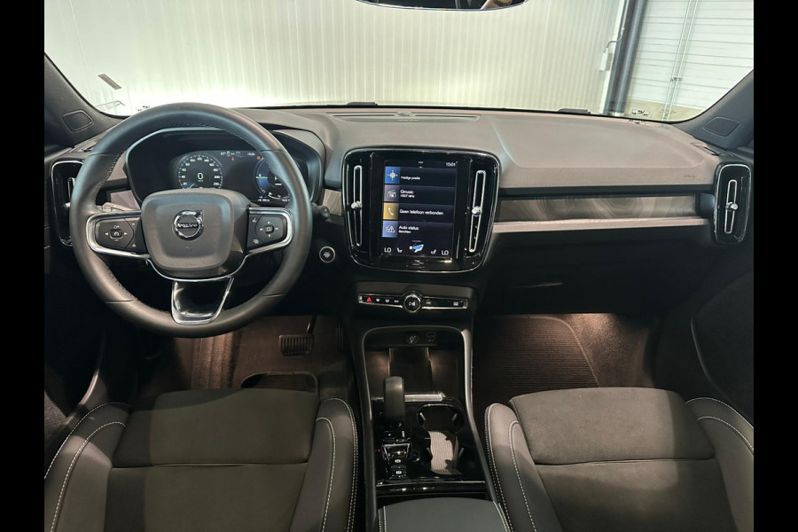 Volvo XC40 T5 Aut. Plug-in Hybrid Ultimate Dark ACC Stoelverwarming Panoramadak 262pk