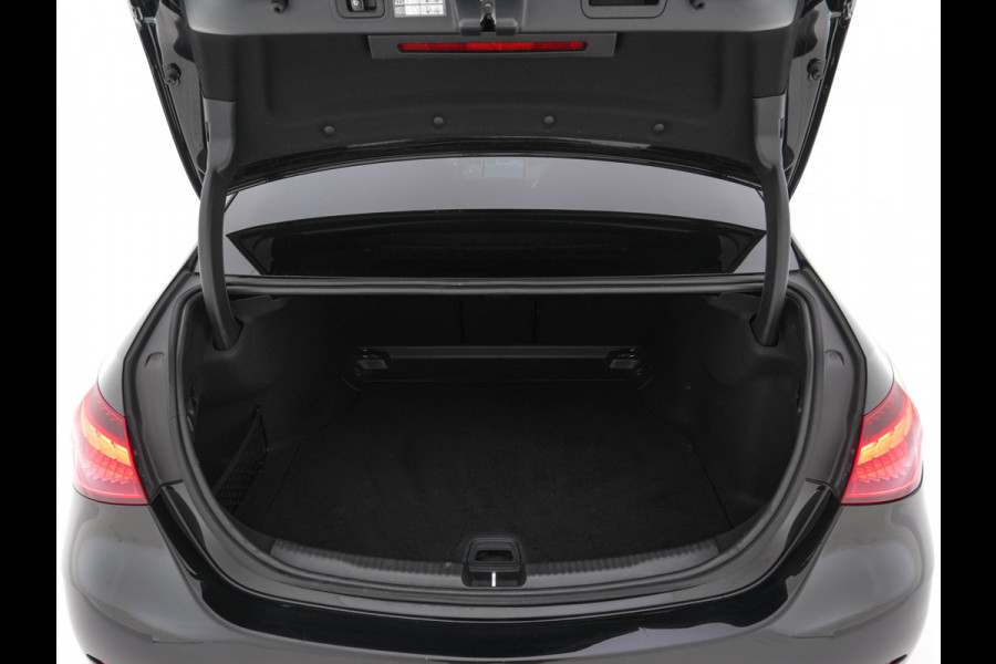 Mercedes-Benz C-Klasse 180 AMG Line MHEV (INCL-BTW) *PANO | LEATHER | FULL-LED | DIGI-COCKPIT | HEATED-SPORTSEATS | BLINDSPOT | CAMERA | DAB | AMBIENTLIGHT | SHIFTPADDLES | PRIVACY-GLASS | ECC | PDC | CRUISE | CARPLAY | CARBON-INLAY
