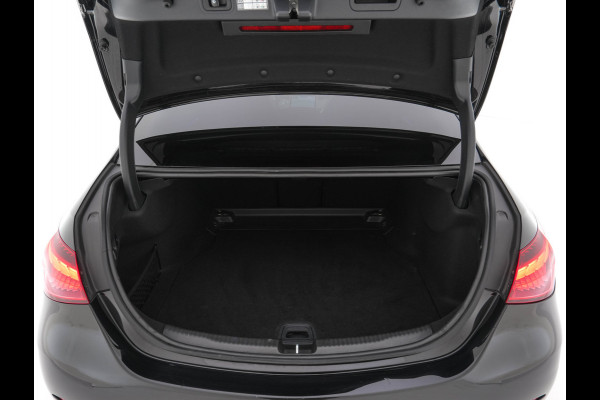 Mercedes-Benz C-Klasse 180 AMG Line MHEV (INCL-BTW) *PANO | LEATHER | FULL-LED | DIGI-COCKPIT | HEATED-SPORTSEATS | BLINDSPOT | CAMERA | DAB | AMBIENTLIGHT | SHIFTPADDLES | PRIVACY-GLASS | ECC | PDC | CRUISE | CARPLAY | CARBON-INLAY