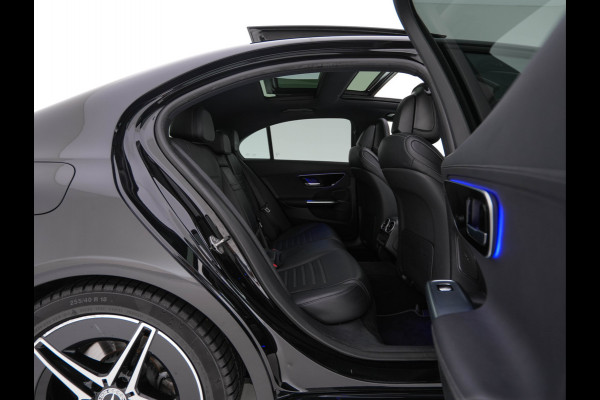 Mercedes-Benz C-Klasse 180 AMG Line MHEV (INCL-BTW) *PANO | LEATHER | FULL-LED | DIGI-COCKPIT | HEATED-SPORTSEATS | BLINDSPOT | CAMERA | DAB | AMBIENTLIGHT | SHIFTPADDLES | PRIVACY-GLASS | ECC | PDC | CRUISE | CARPLAY | CARBON-INLAY