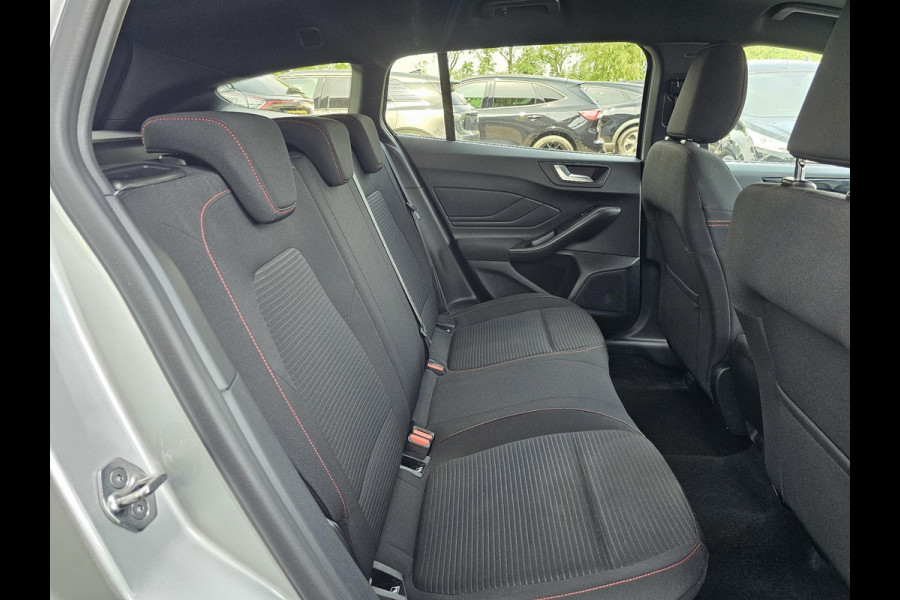 Ford FOCUS Wagon 1.0 EcoBoost Hybrid ST Line | Moondust Silver | Winter Pack | Driver Assistance Pack | NL Auto |
