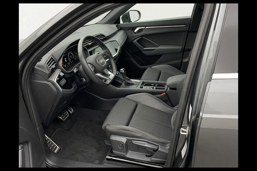 Audi Q3 Sportback 35 TFSI S Edition 150pk | Navigatiee | Parkeercamera | S-line interieur | Cruise controle |