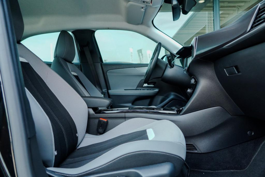 Opel Mokka Electric Elegance 50-kWh 11kw bl. / Winterpakket / Driver Assistance / Navi / 1e Eig