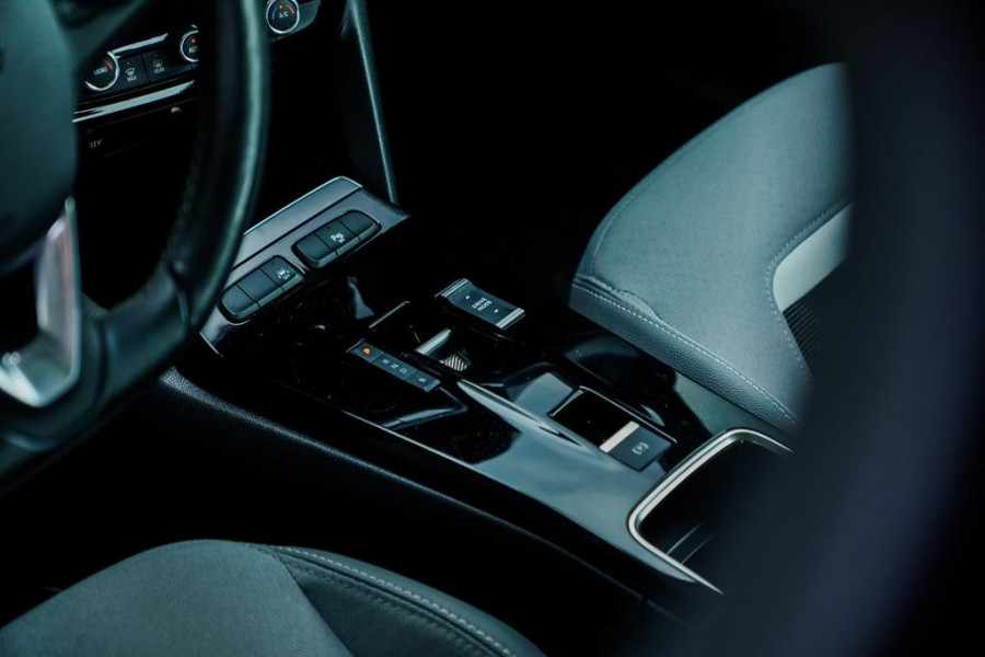 Opel Mokka Electric Elegance 50-kWh 11kw bl. / Winterpakket / Driver Assistance / Navi / 1e Eig
