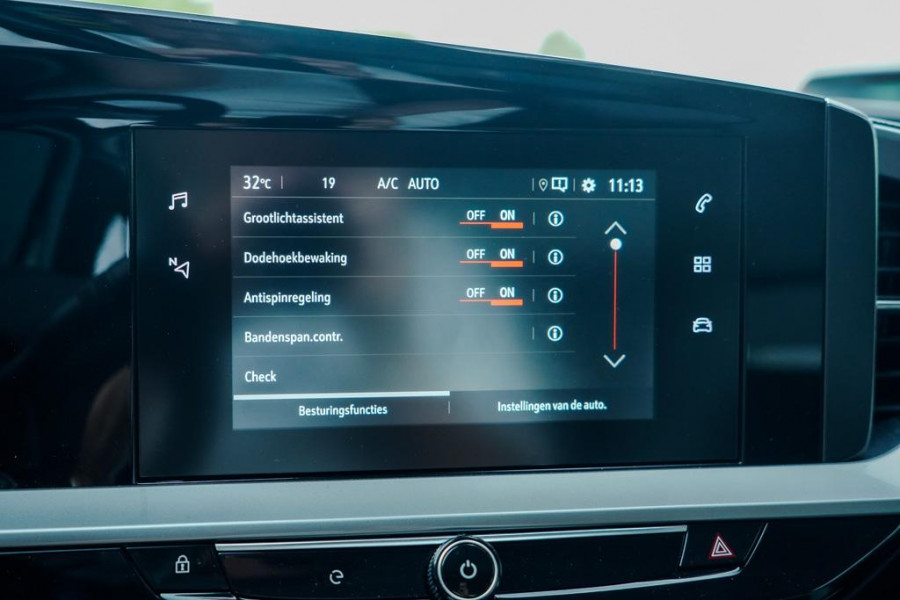 Opel Mokka Electric Elegance 50-kWh 11kw bl. / Winterpakket / Driver Assistance / Navi / 1e Eig