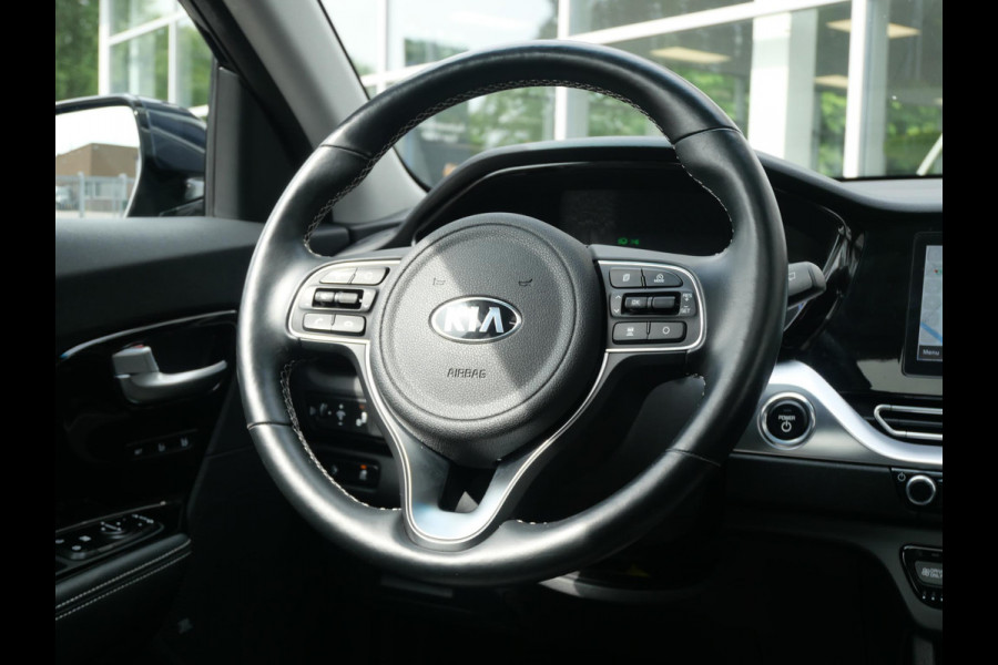 Kia e-Niro ExecutiveLine 64 kWh | SOH 95,1% | Trekhaak | Schuif-kanteldak | Stoelverwarming-ventilatie | Keyless | Navi | Carplay |