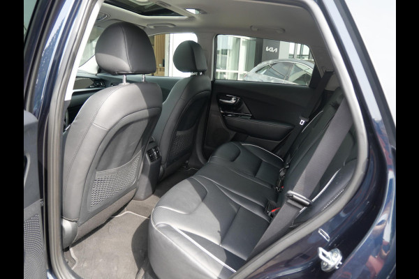 Kia e-Niro ExecutiveLine 64 kWh | SOH 95,1% | Trekhaak | Schuif-kanteldak | Stoelverwarming-ventilatie | Keyless | Navi | Carplay |